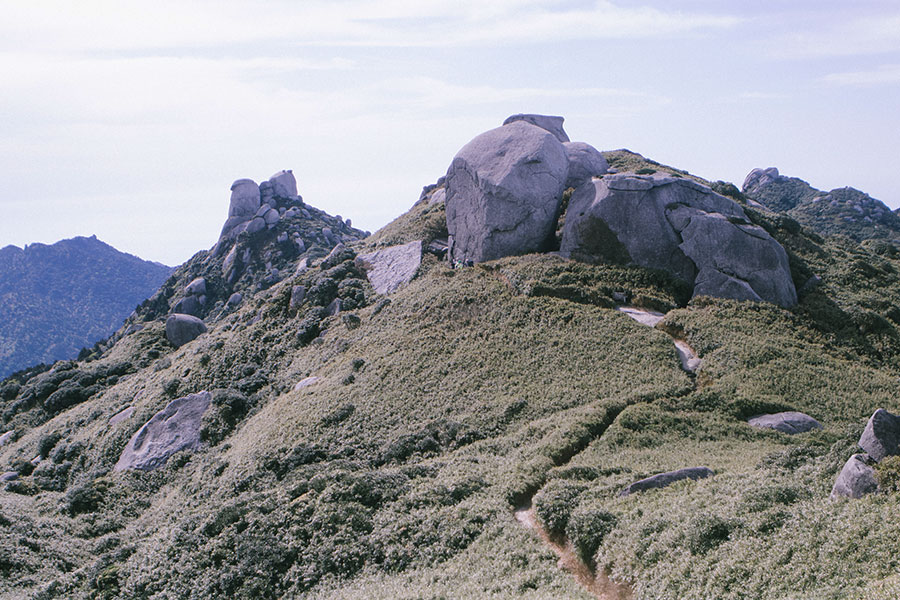 翁岳と栗生岳