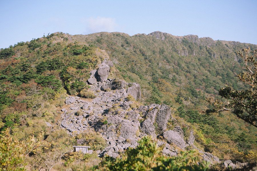 大浪池の火口壁