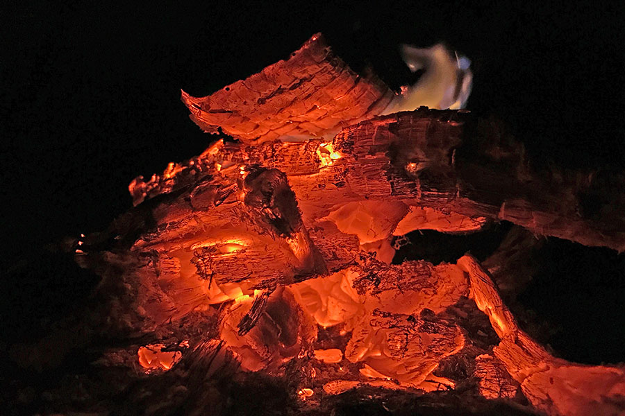 焚き火の熾火