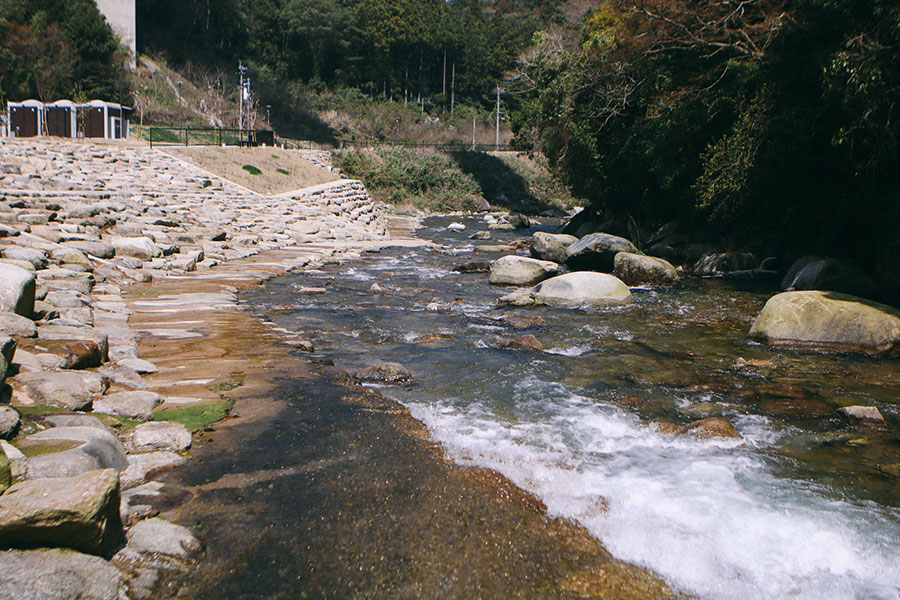 上流側から下流方向