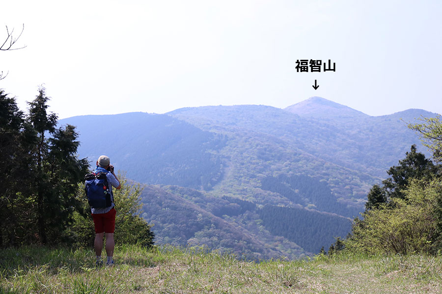 遥か彼方に福智山