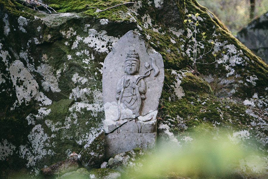 鍋割坂の石仏