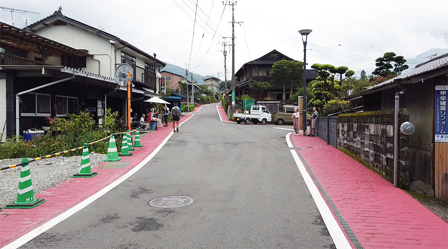 ゴール目前の湯山の温泉街