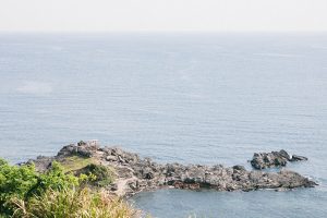 龍蛇神神社を見下ろす